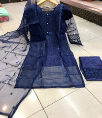 Gucci’s Embroidered 3-Piece Suit – Organza Shirt & Dupatta with Malai Trouser