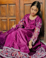 Elegant Embroidered 3-Piece Maxi Suit – Silk & Organza for a Glamorous Look